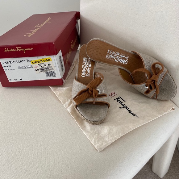 Vintage Salvatore Ferragamo heels!! - Picture 1 of 4